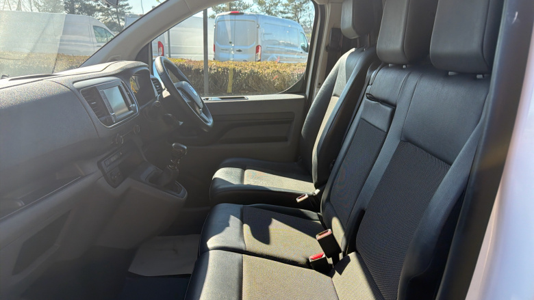 Vauxhall Vivaro L2 Diesel 2900 1.5d 100PS Sportive H1 Van